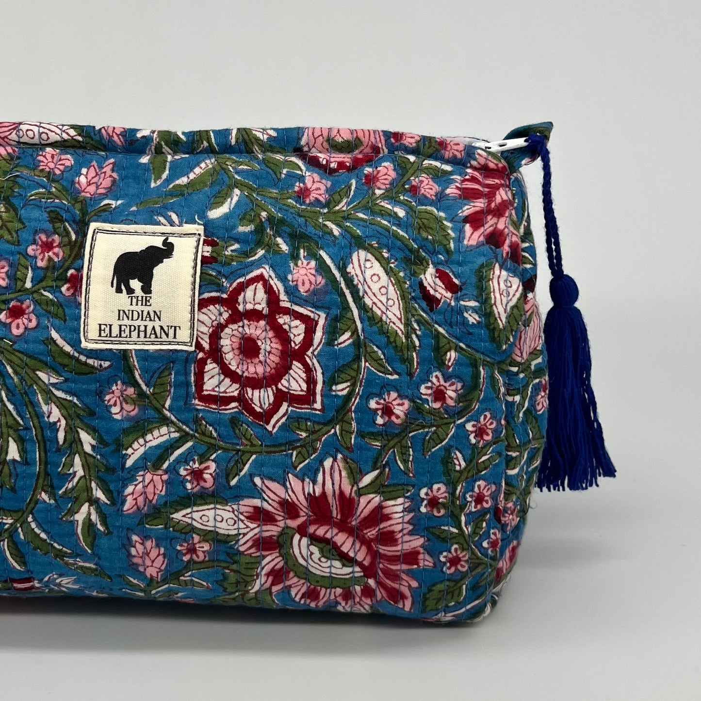 WATERPROOF MAKEUP BAG