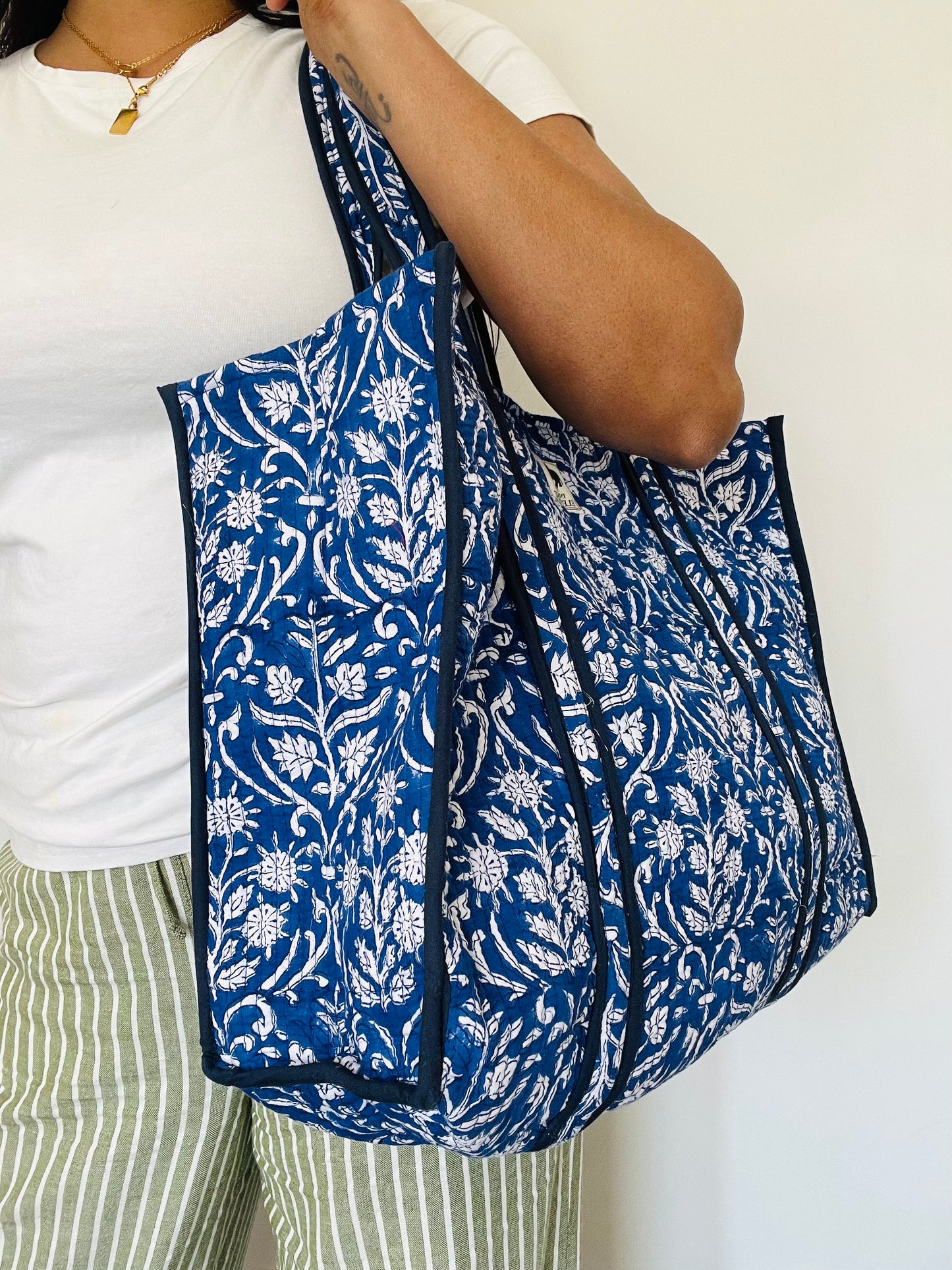 REVERSIBLE TOTE BAG