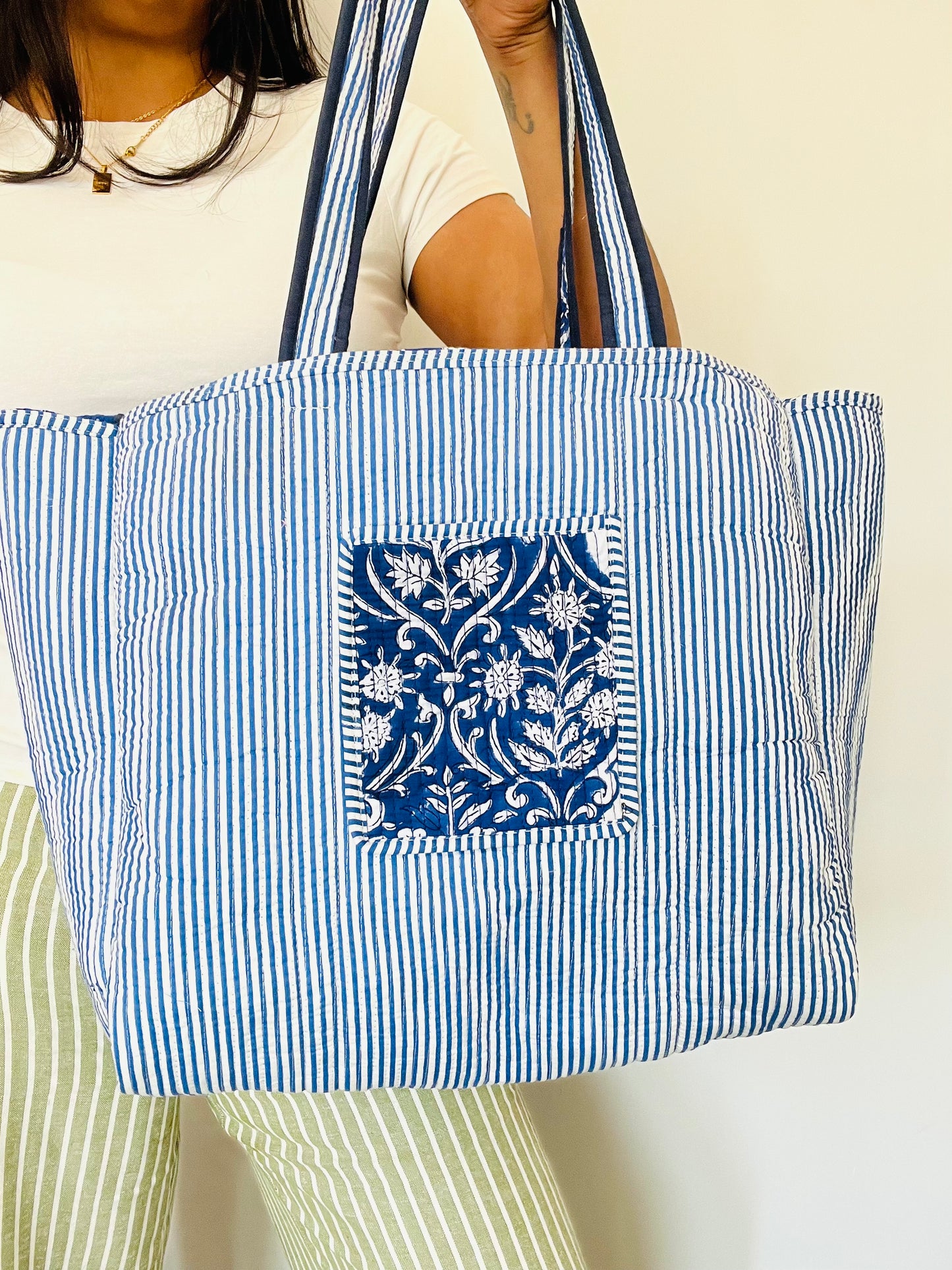 REVERSIBLE TOTE BAG