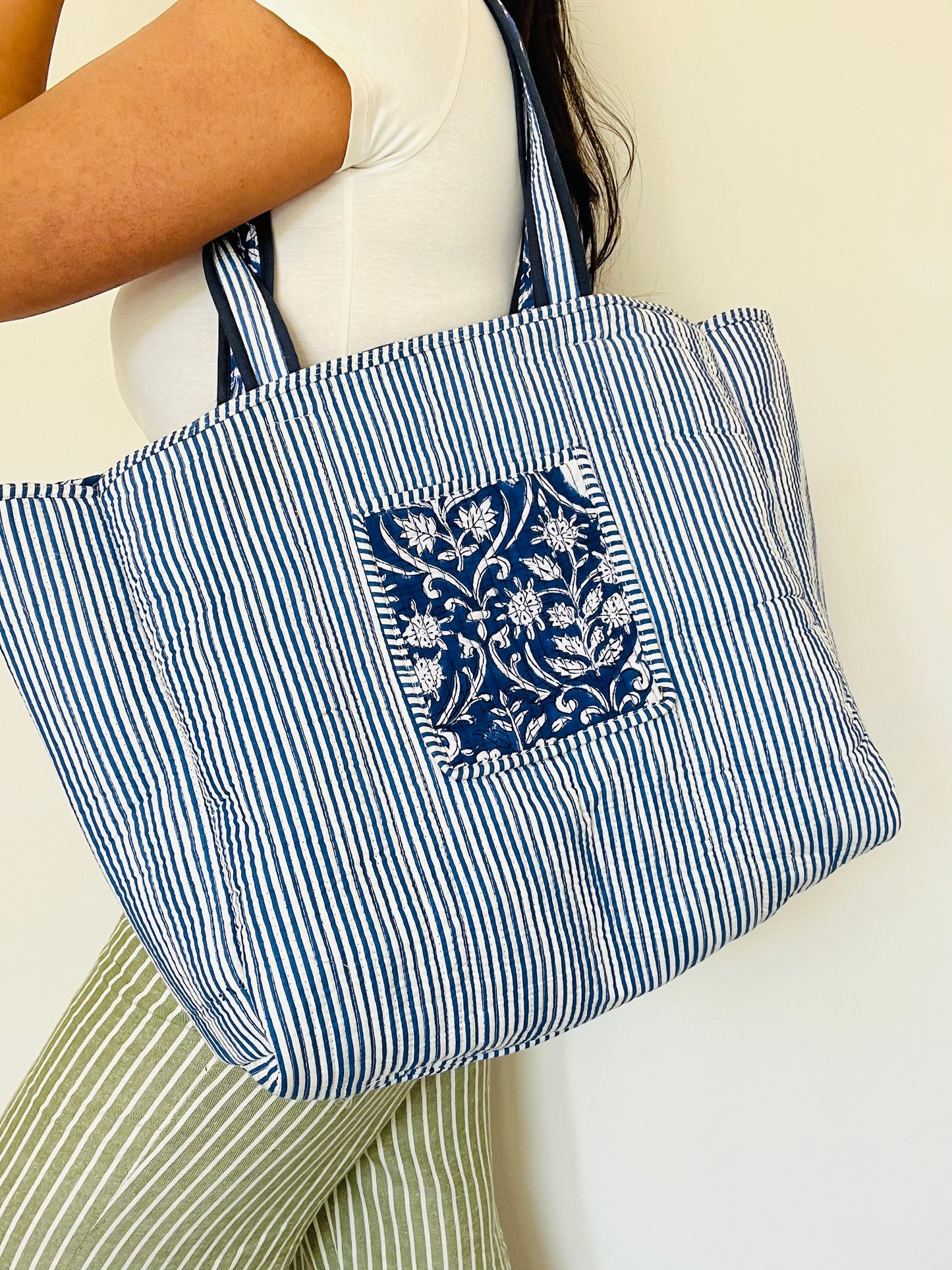 REVERSIBLE TOTE BAG