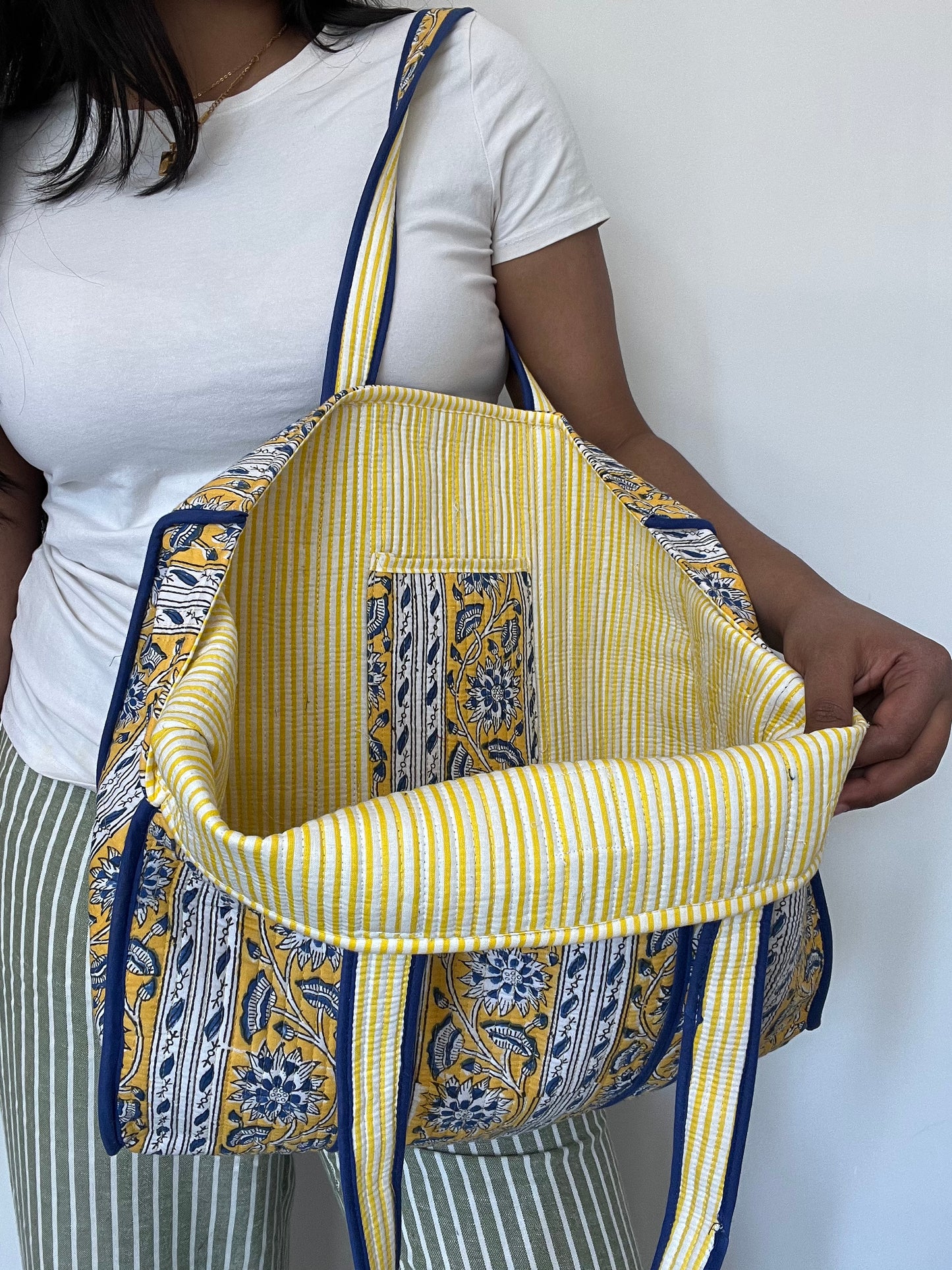 REVERSIBLE TOTE BAG