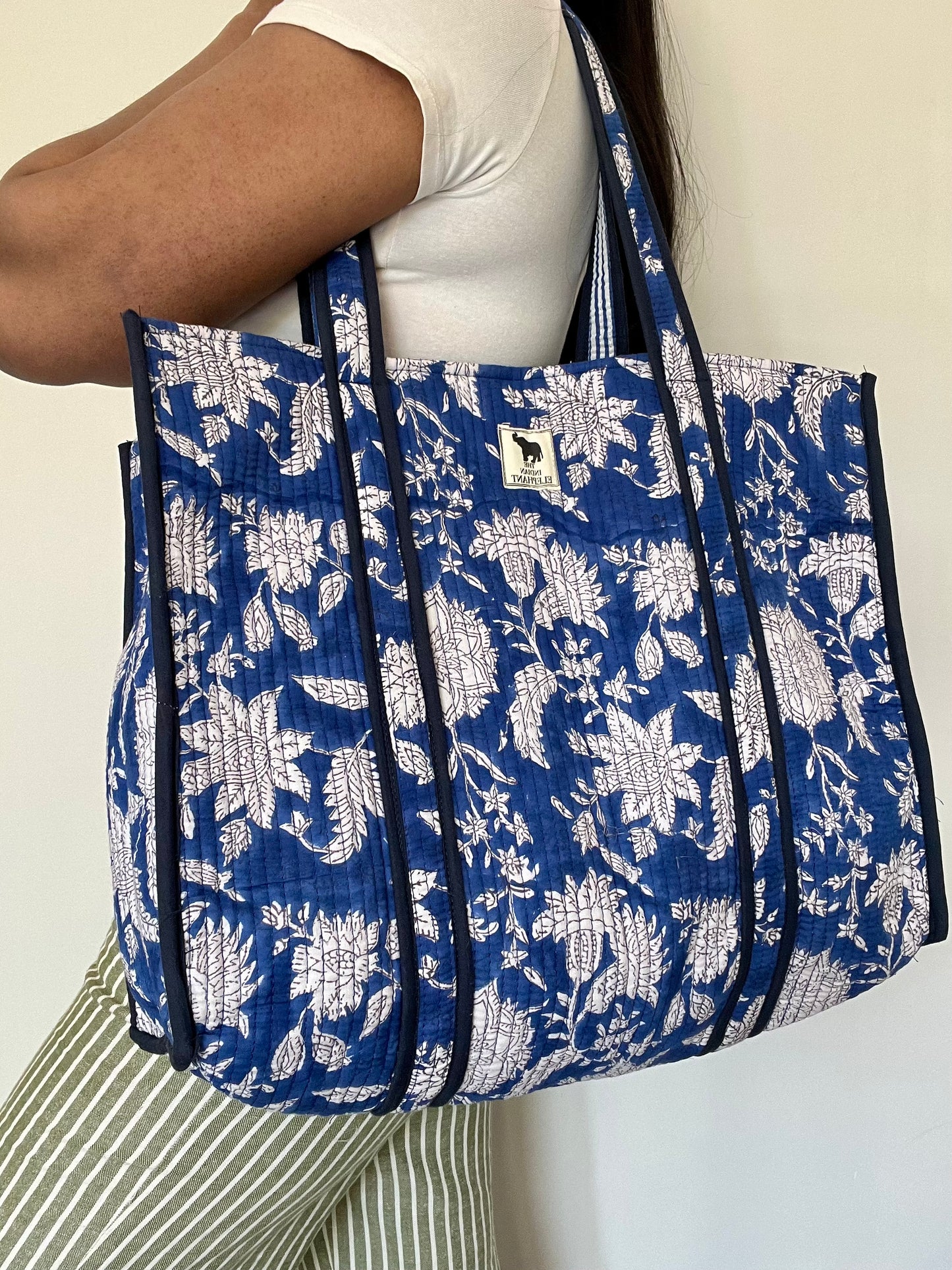 REVERSIBLE TOTE BAG