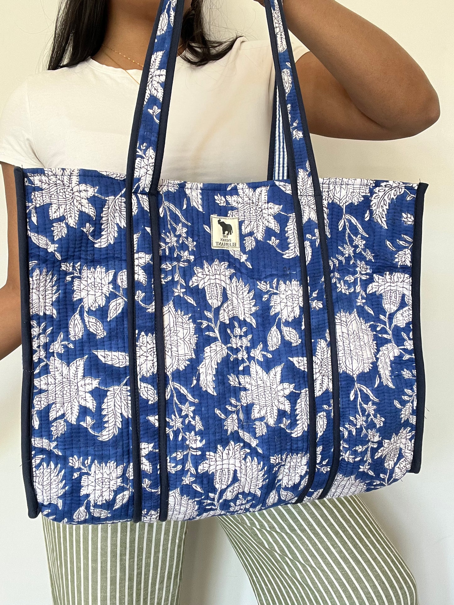 REVERSIBLE TOTE BAG
