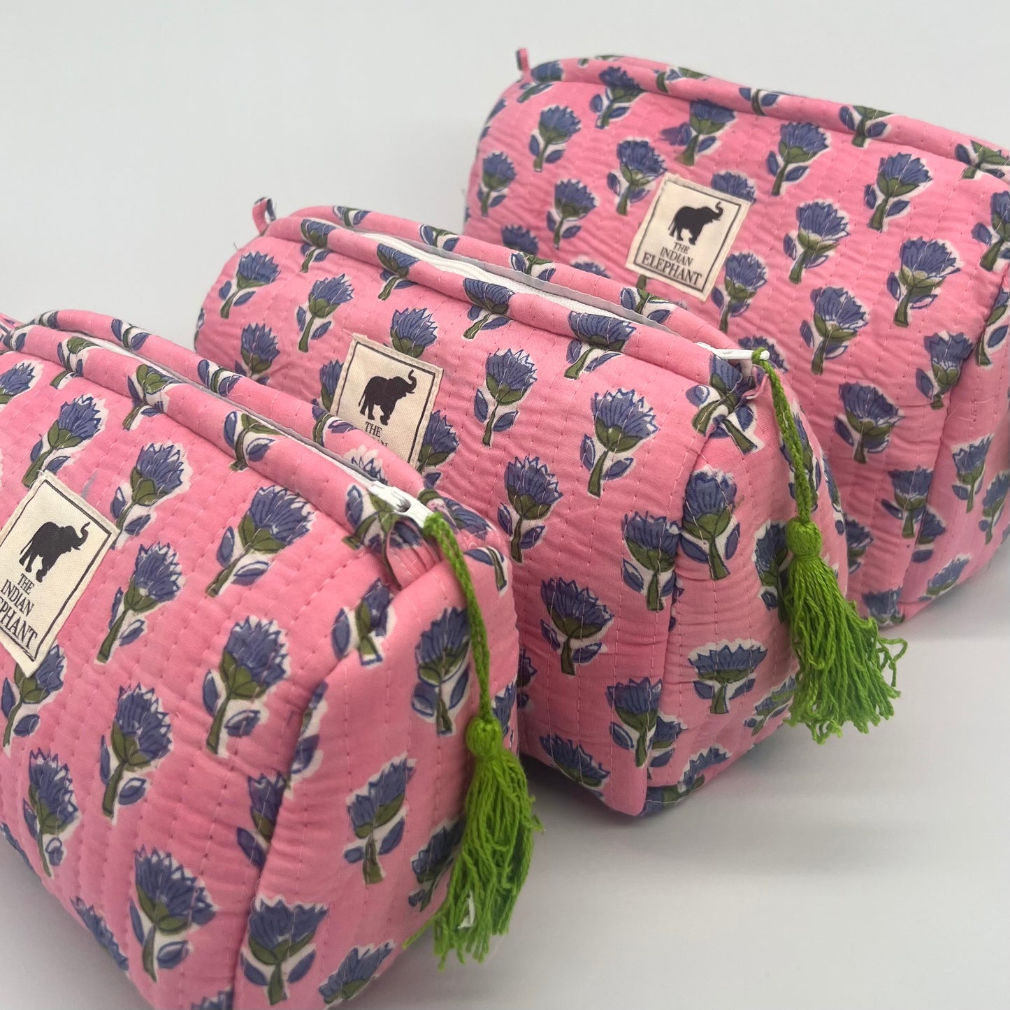 WATERPROOF MAKEUP BAG