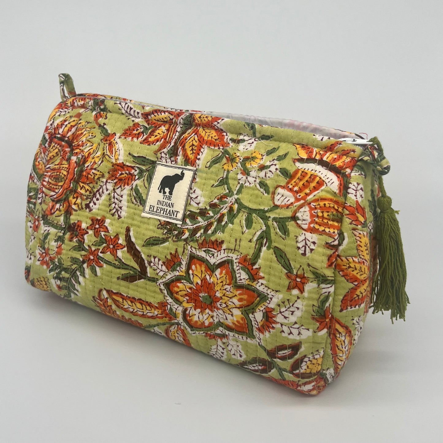 WATERPROOF MAKEUP BAG