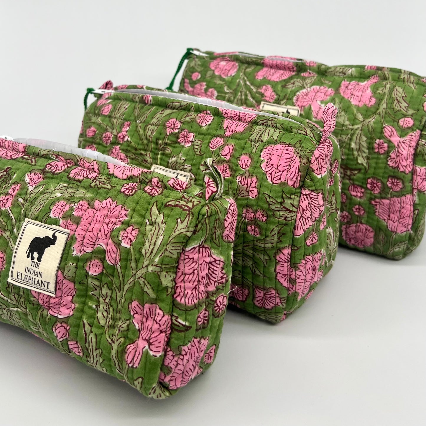 WATERPROOF MAKEUP BAG