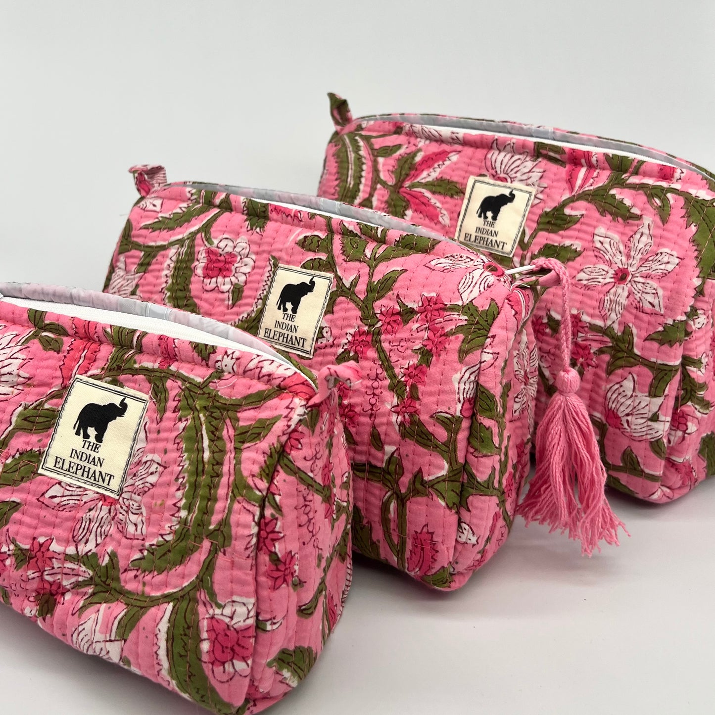 WATERPROOF MAKEUP BAG