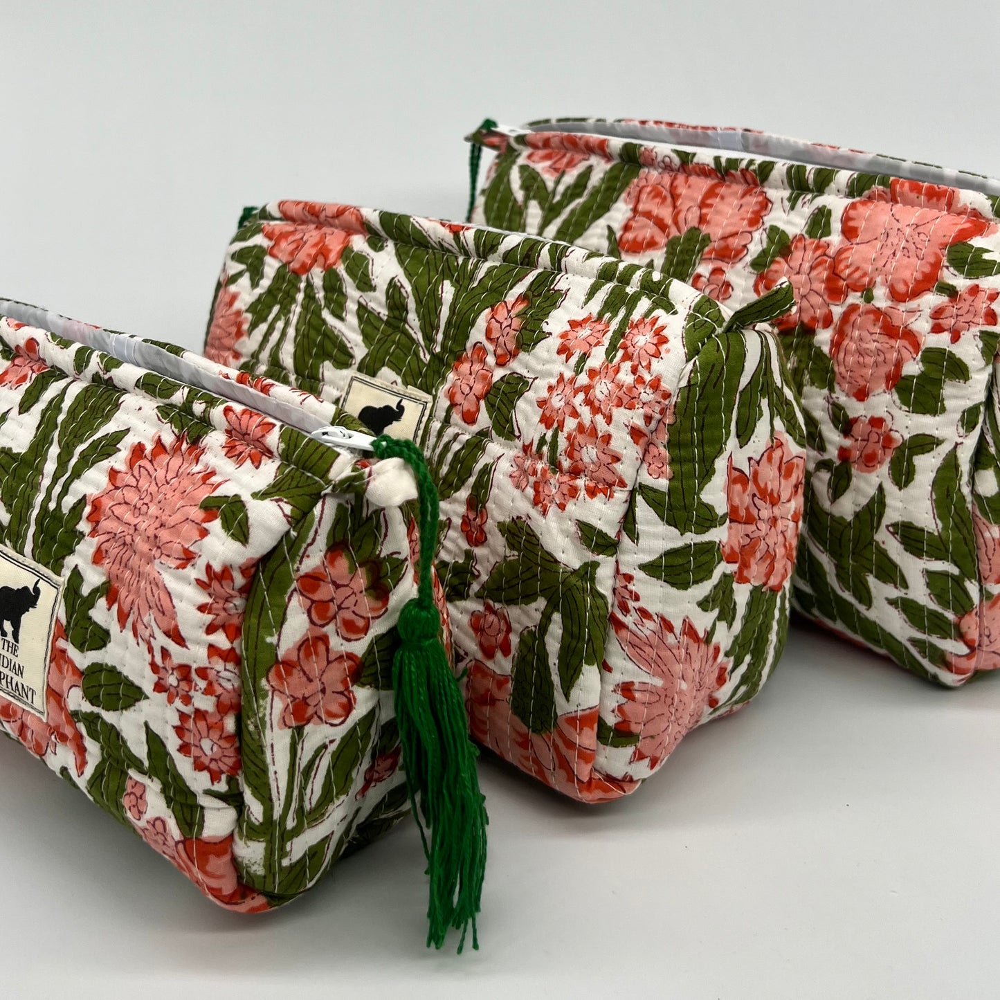 WATERPROOF MAKEUP BAG