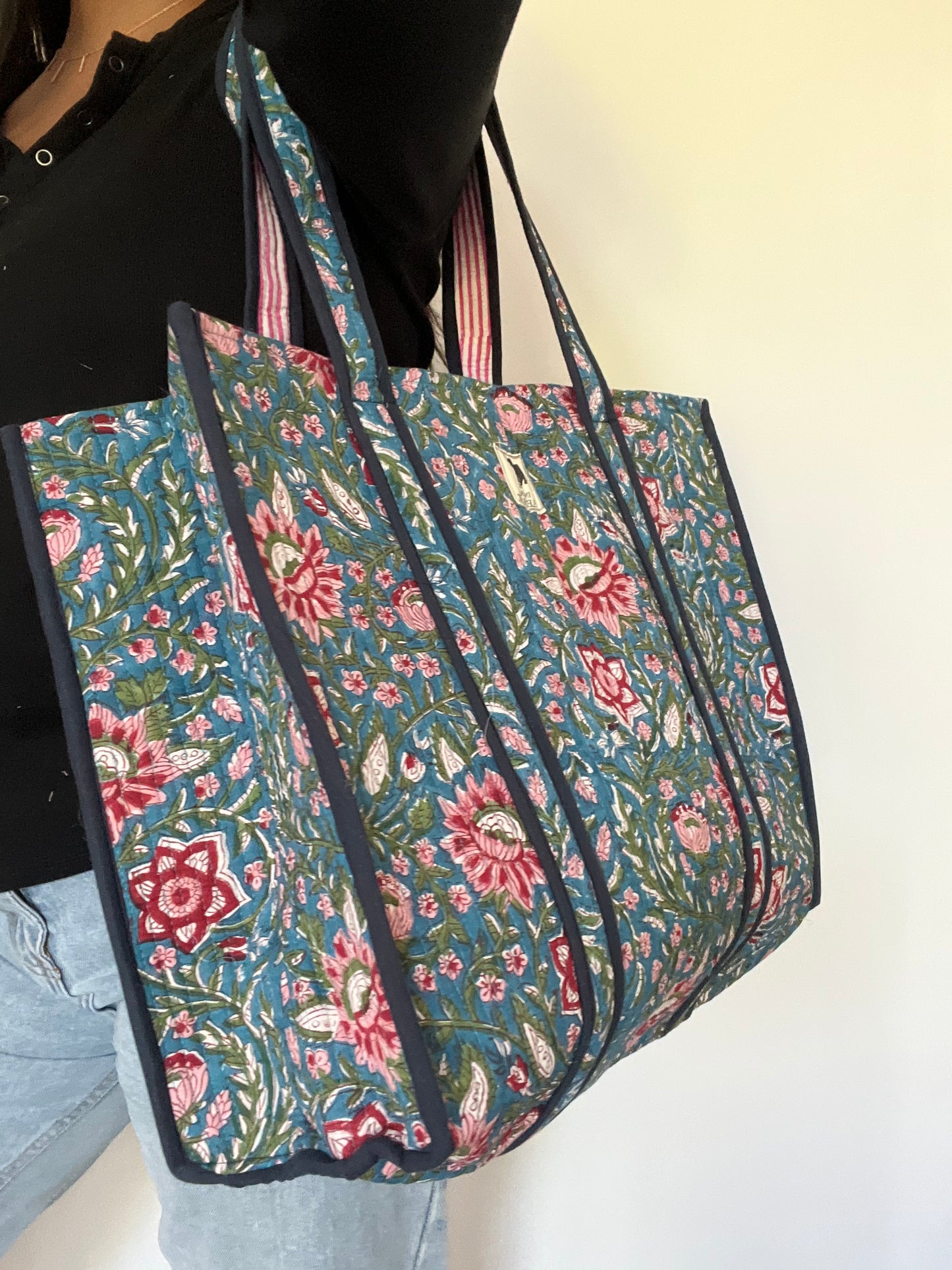 REVERSIBLE TOTE BAG