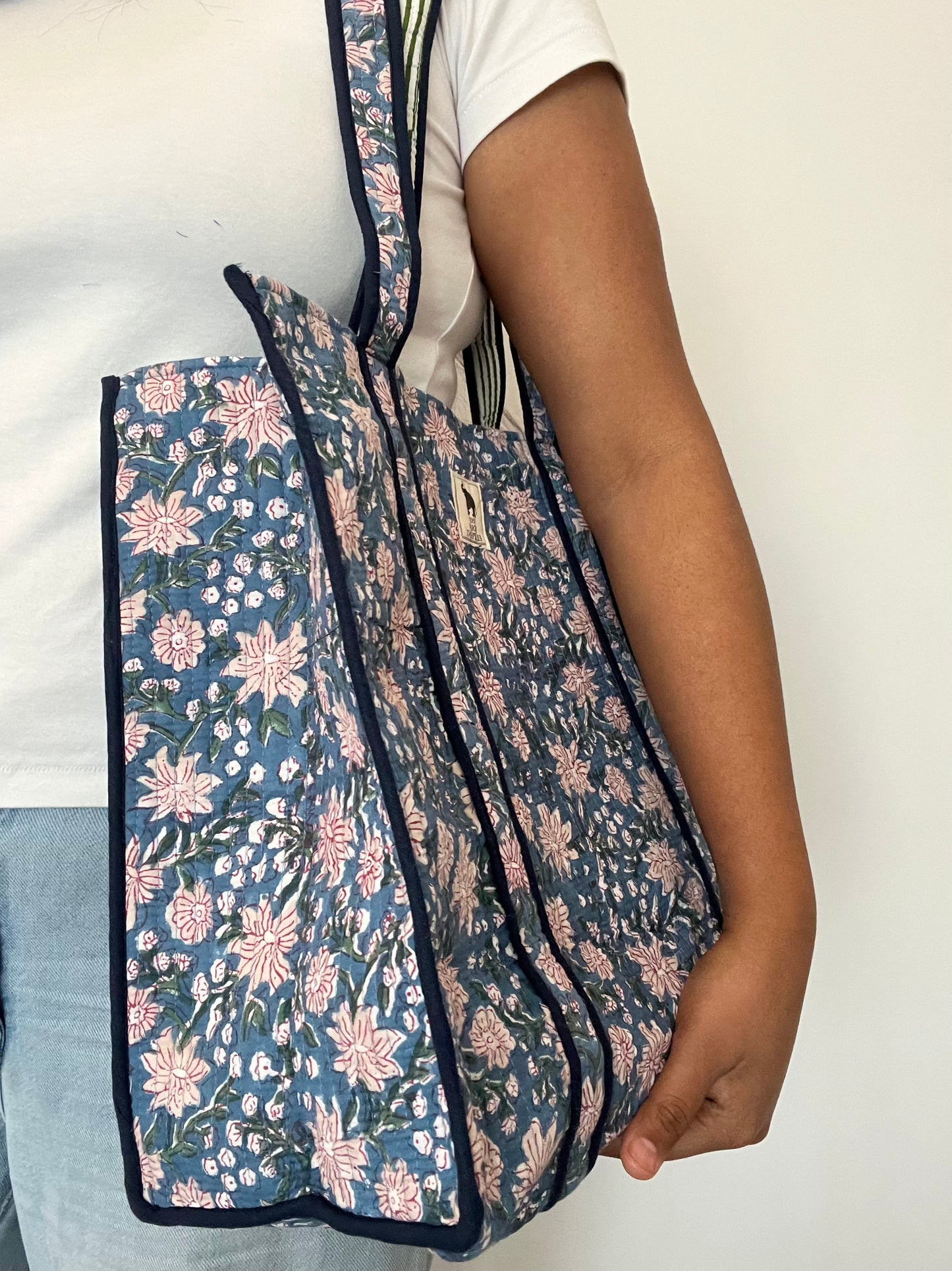 REVERSIBLE TOTE BAG