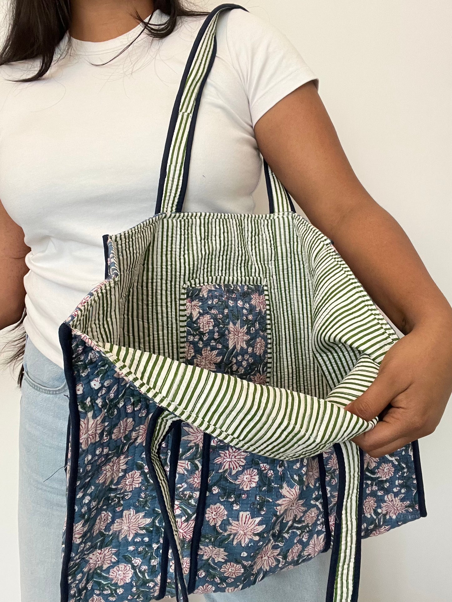 REVERSIBLE TOTE BAG