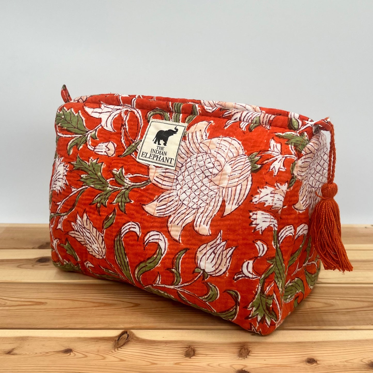WATERPROOF MAKEUP BAG