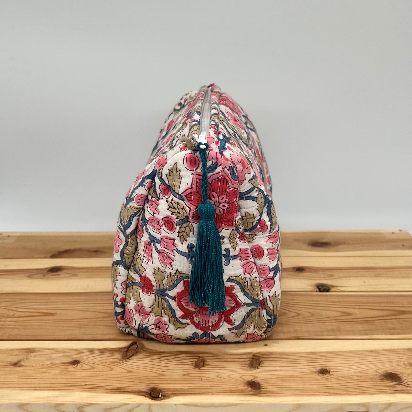 WATERPROOF MAKEUP BAG