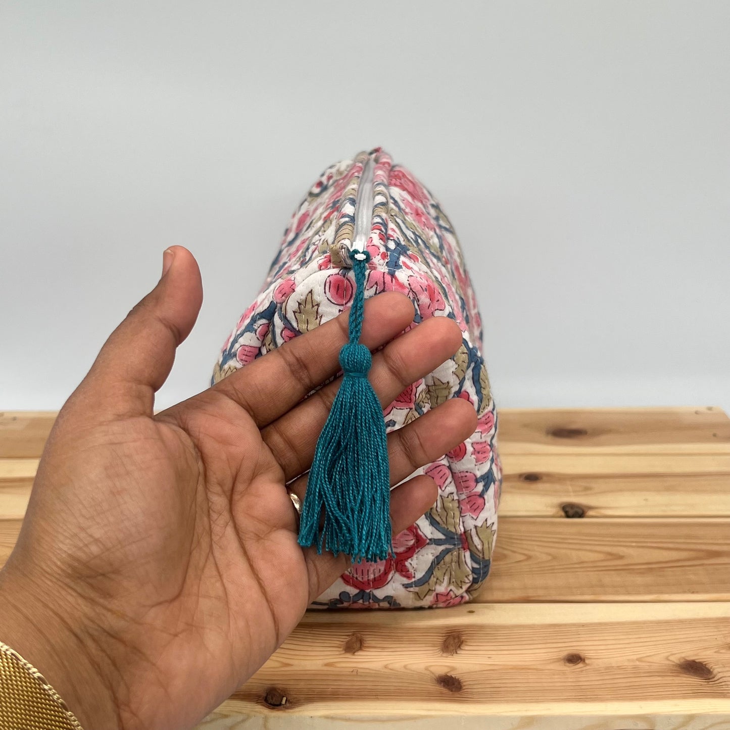 WATERPROOF MAKEUP BAG