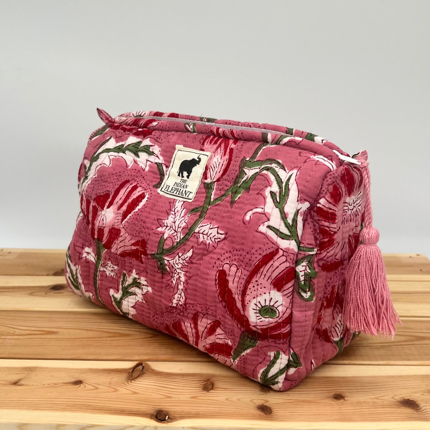 WATERPROOF MAKEUP BAG