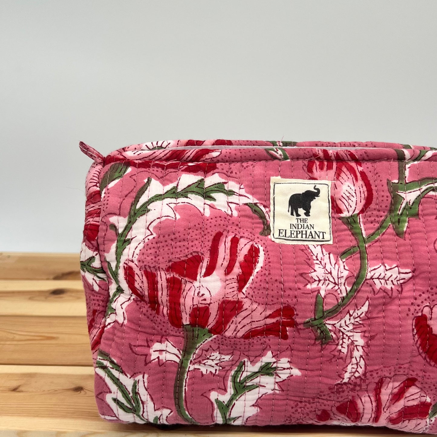 WATERPROOF MAKEUP BAG