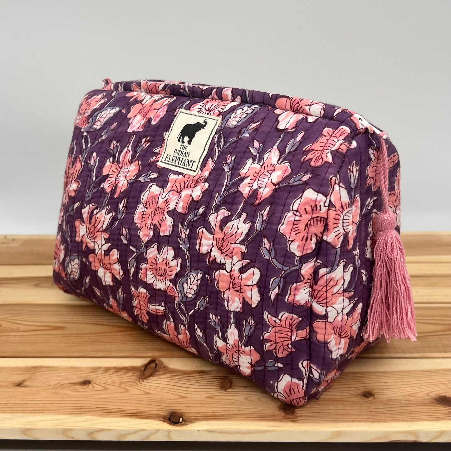 WATERPROOF MAKEUP BAG