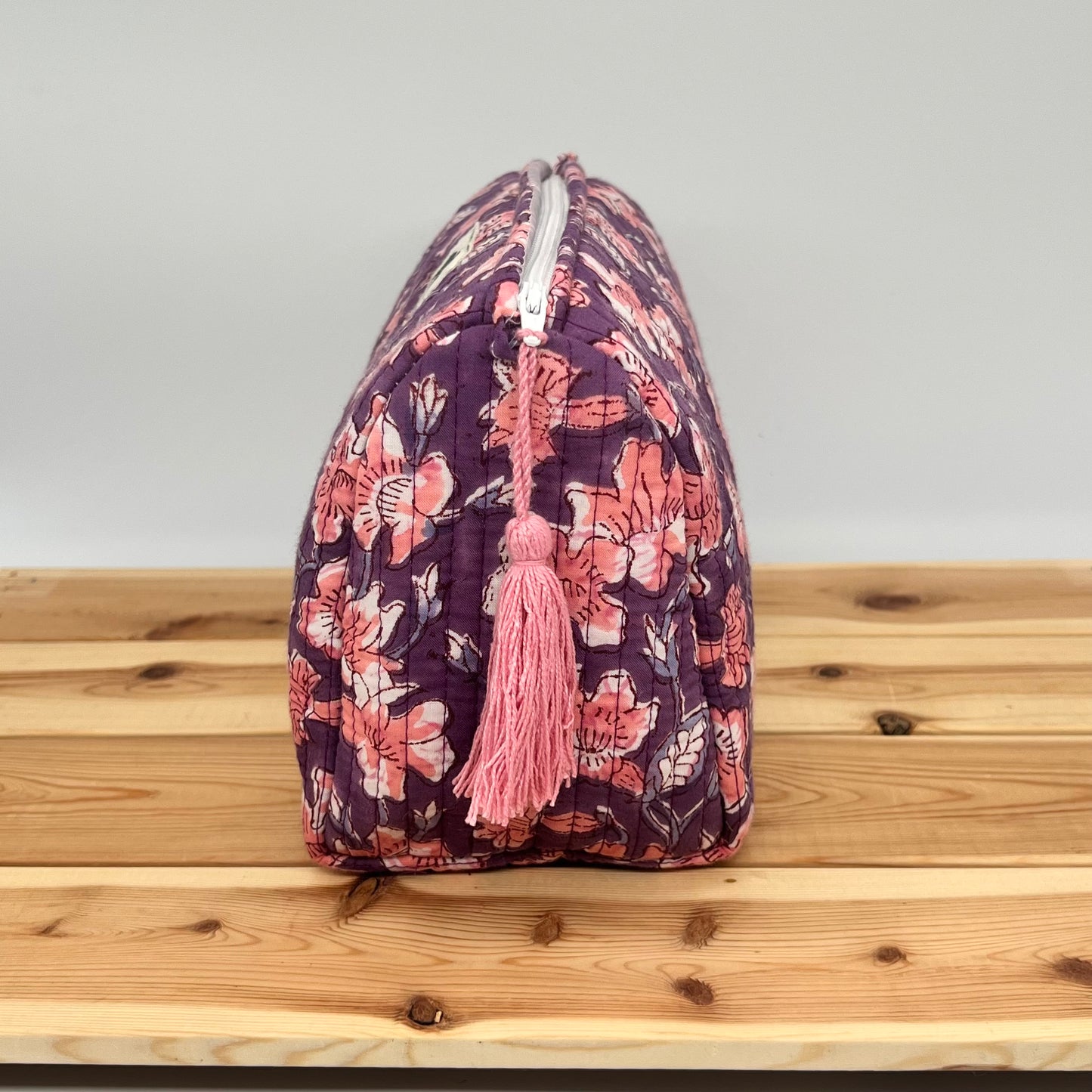 WATERPROOF MAKEUP BAG