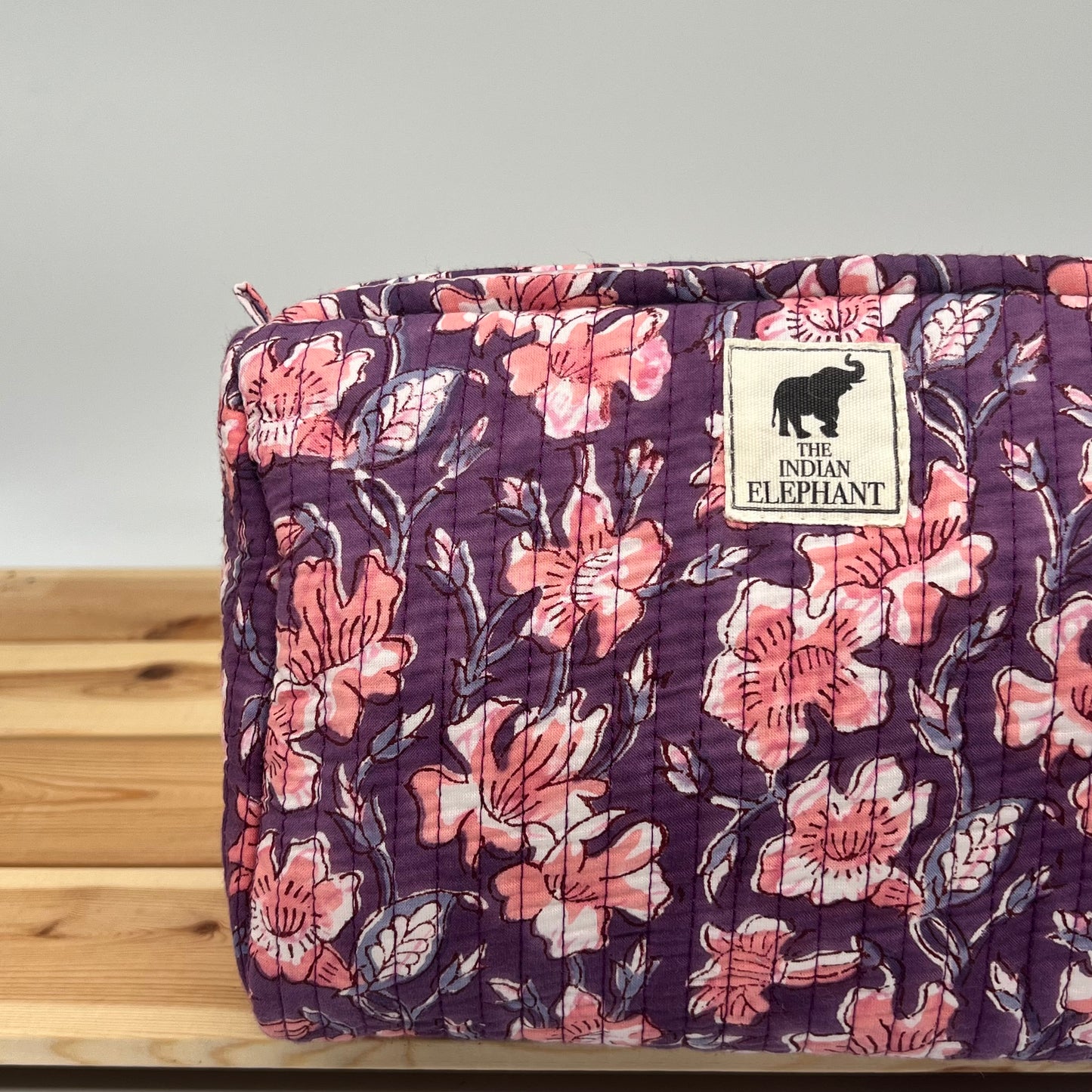 WATERPROOF MAKEUP BAG