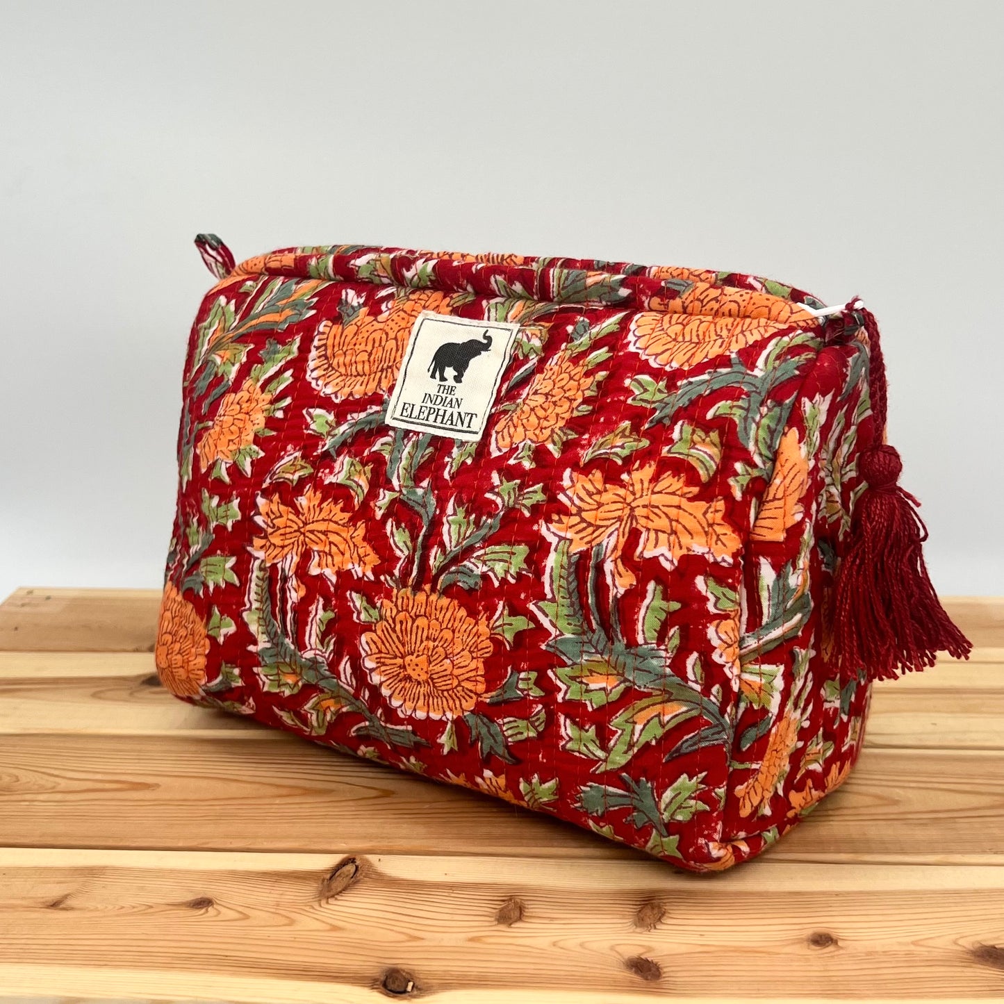 WATERPROOF MAKEUP BAG