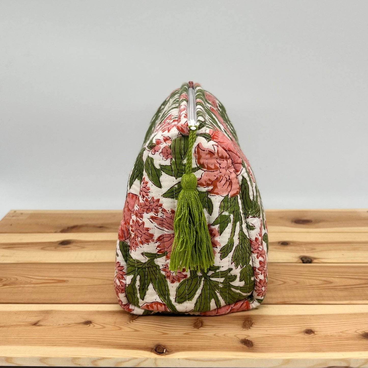 WATERPROOF MAKEUP BAG