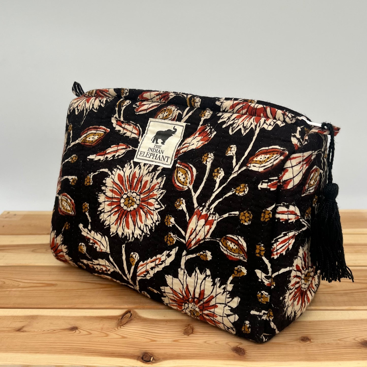 WATERPROOF MAKEUP BAG