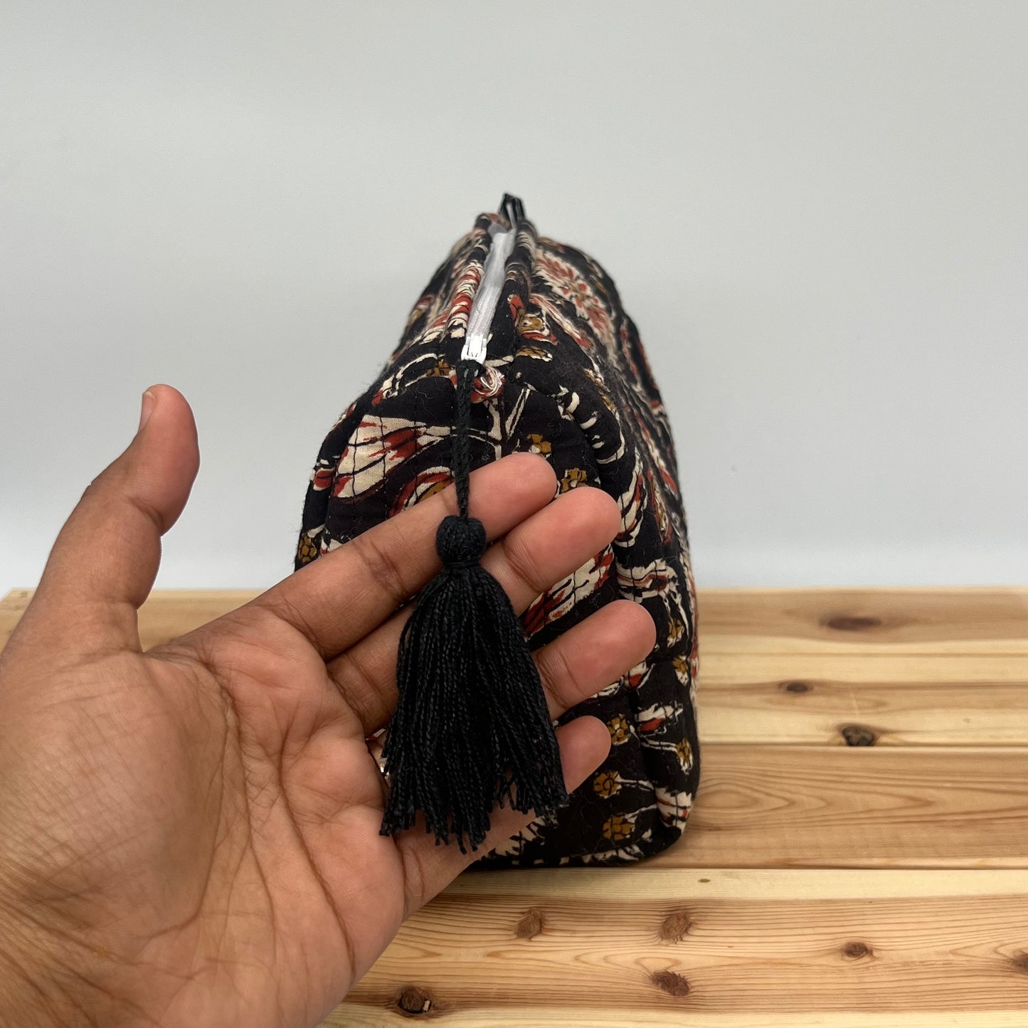 WATERPROOF MAKEUP BAG