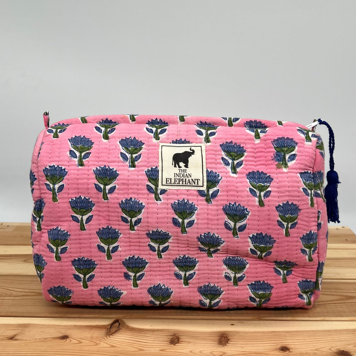 WATERPROOF MAKEUP BAG