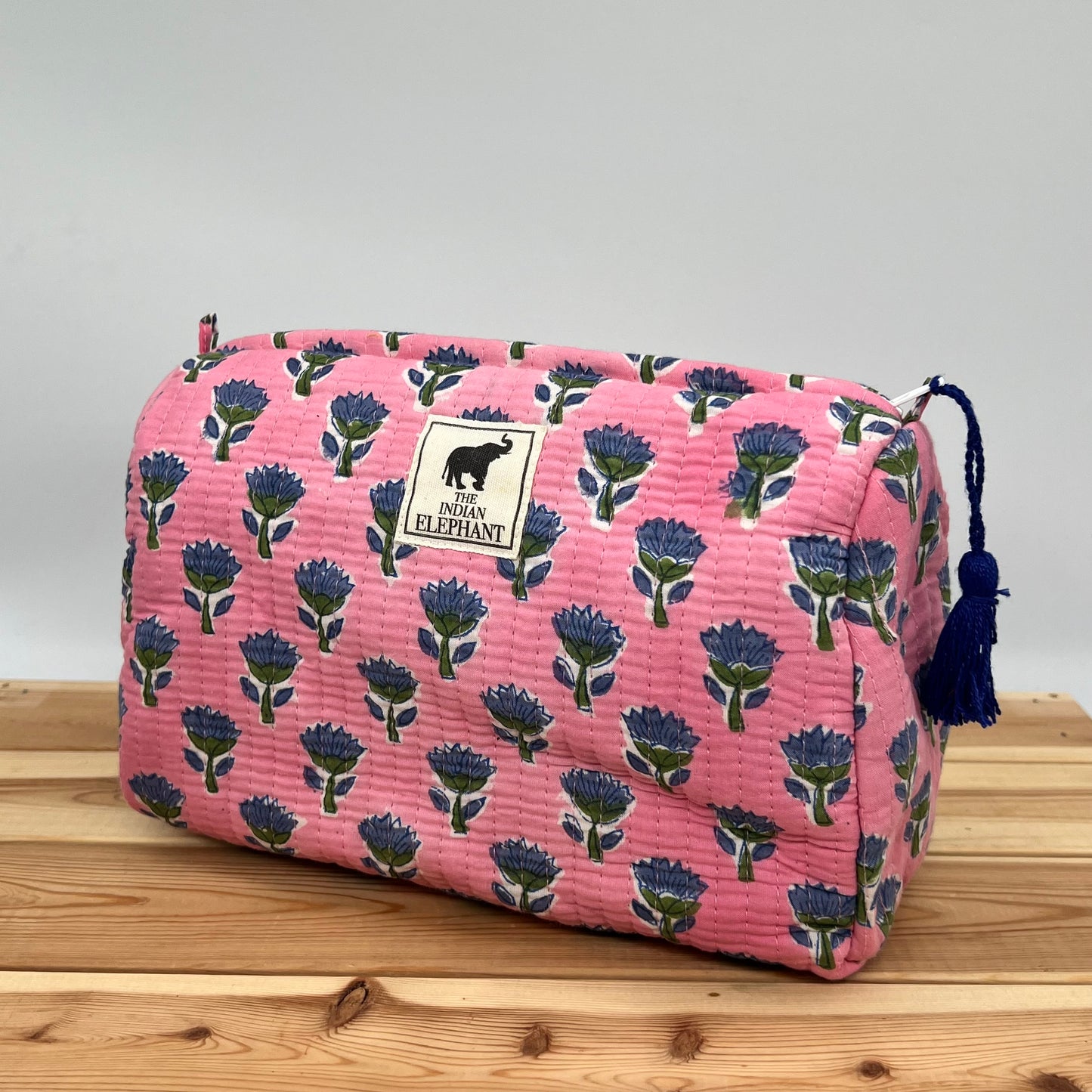 WATERPROOF MAKEUP BAG