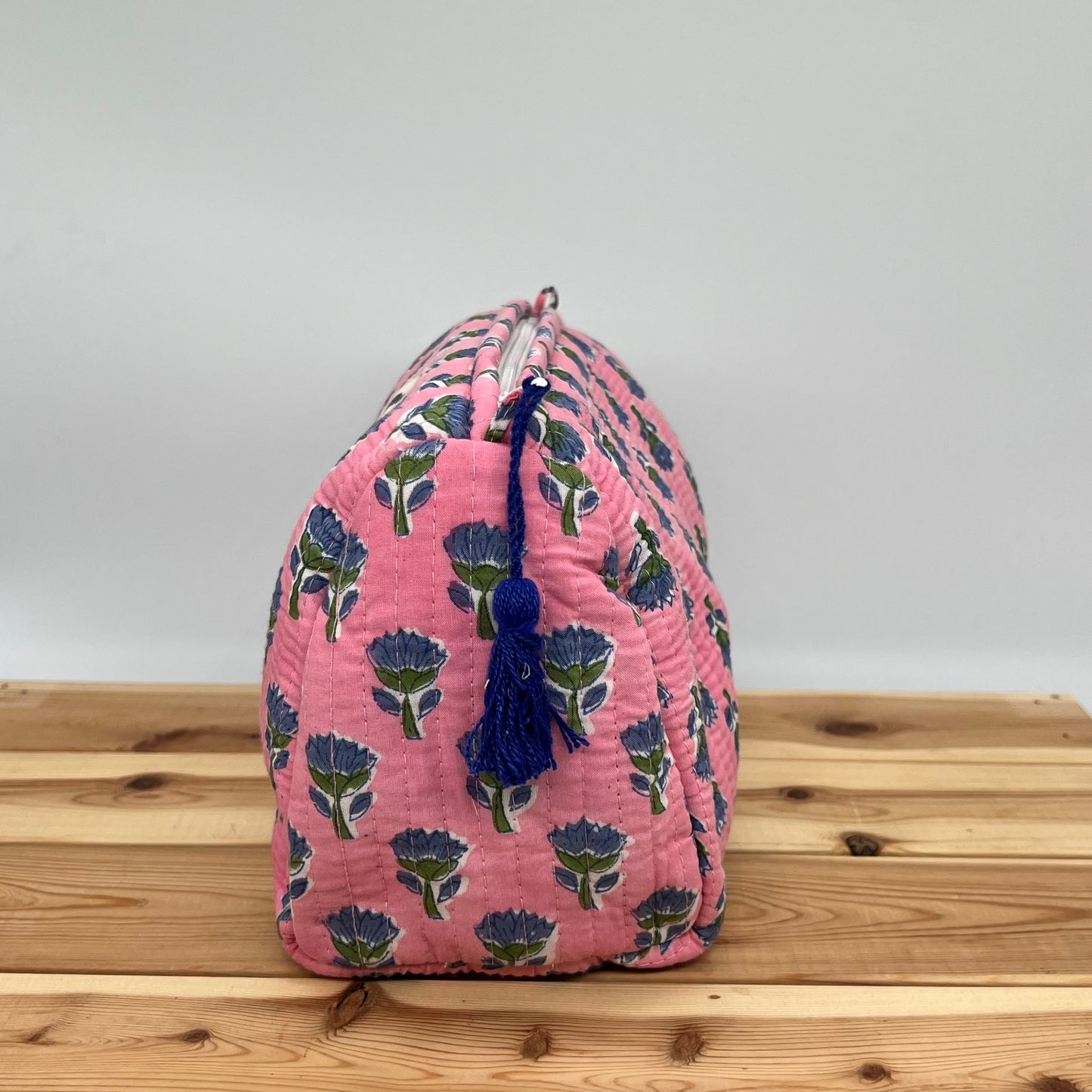 WATERPROOF MAKEUP BAG