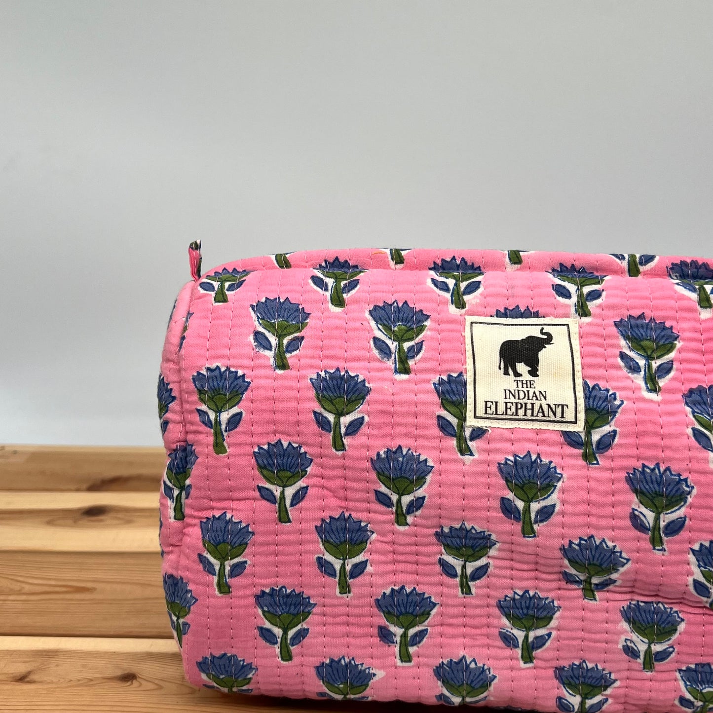 WATERPROOF MAKEUP BAG