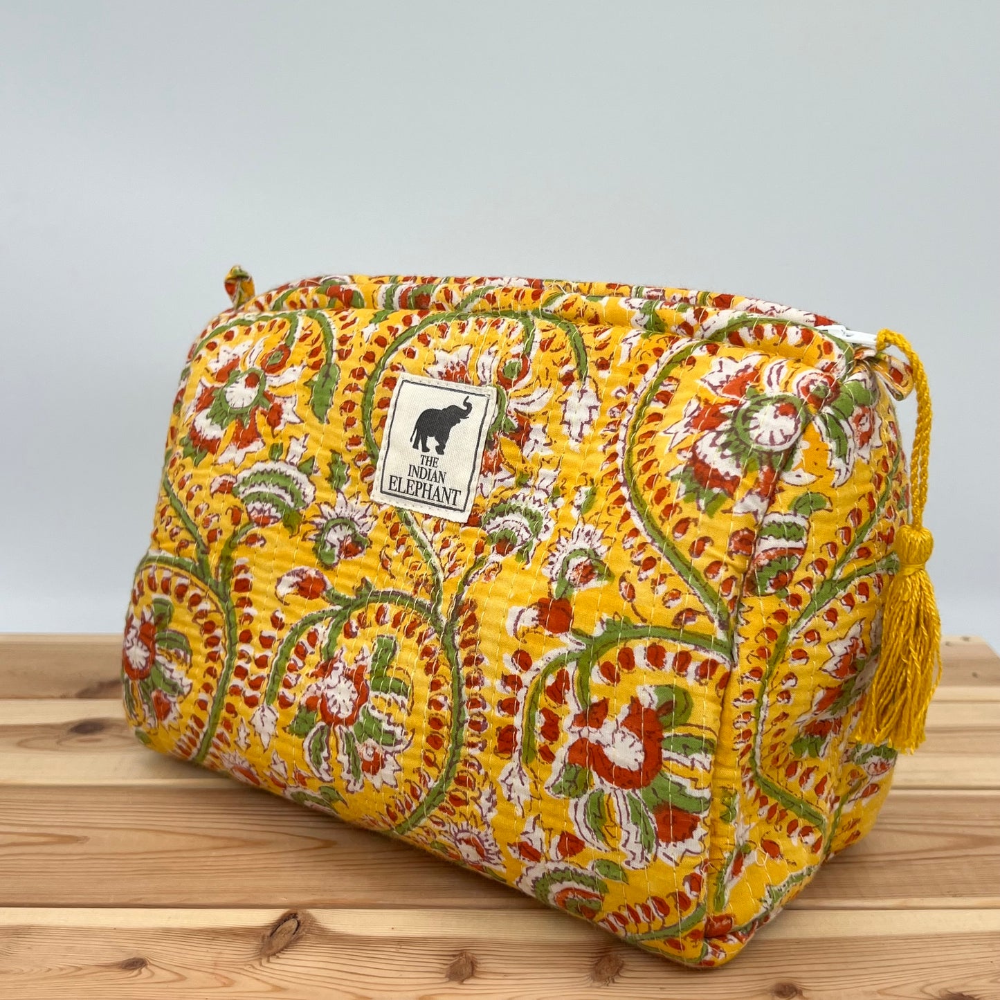 WATERPROOF MAKEUP BAG