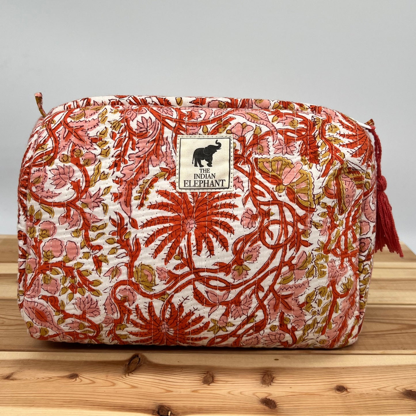 WATERPROOF MAKEUP BAG