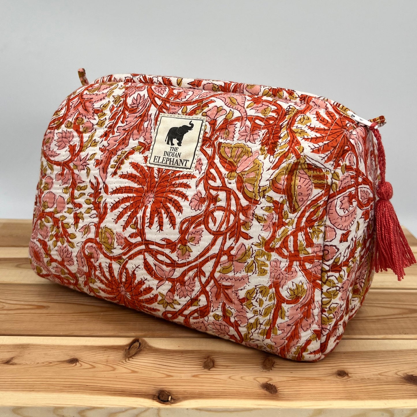 WATERPROOF MAKEUP BAG
