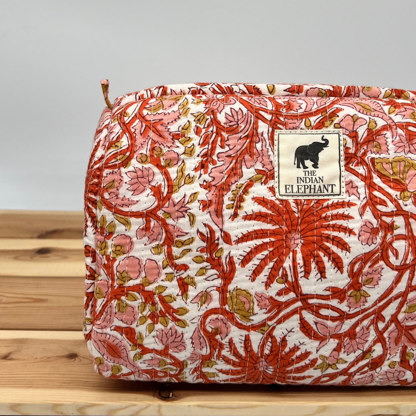 WATERPROOF MAKEUP BAG