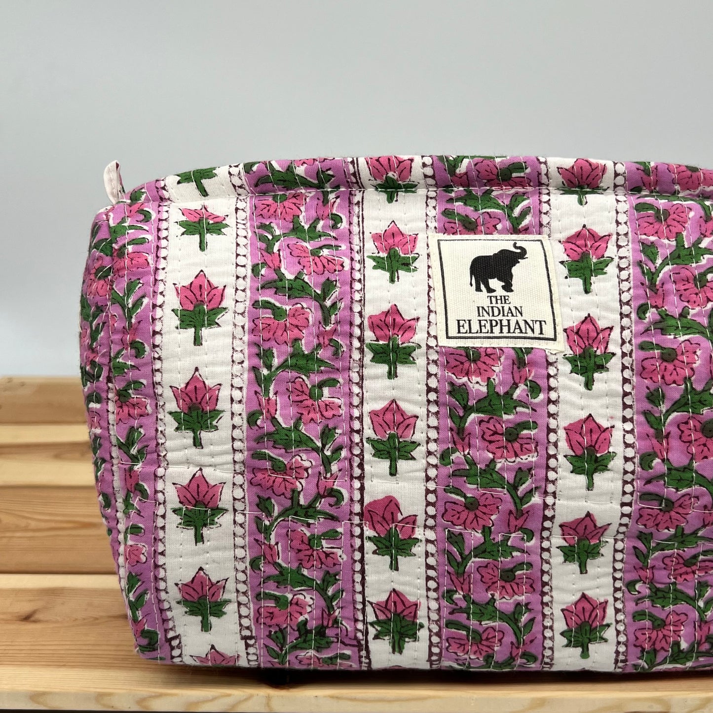 WATERPROOF MAKEUP BAG