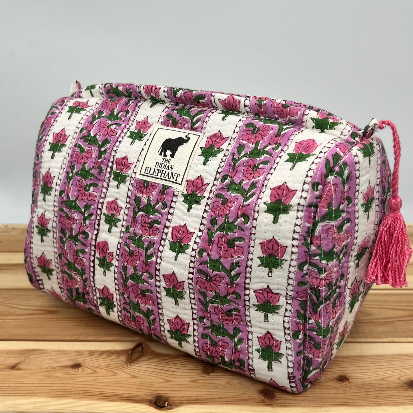 WATERPROOF MAKEUP BAG