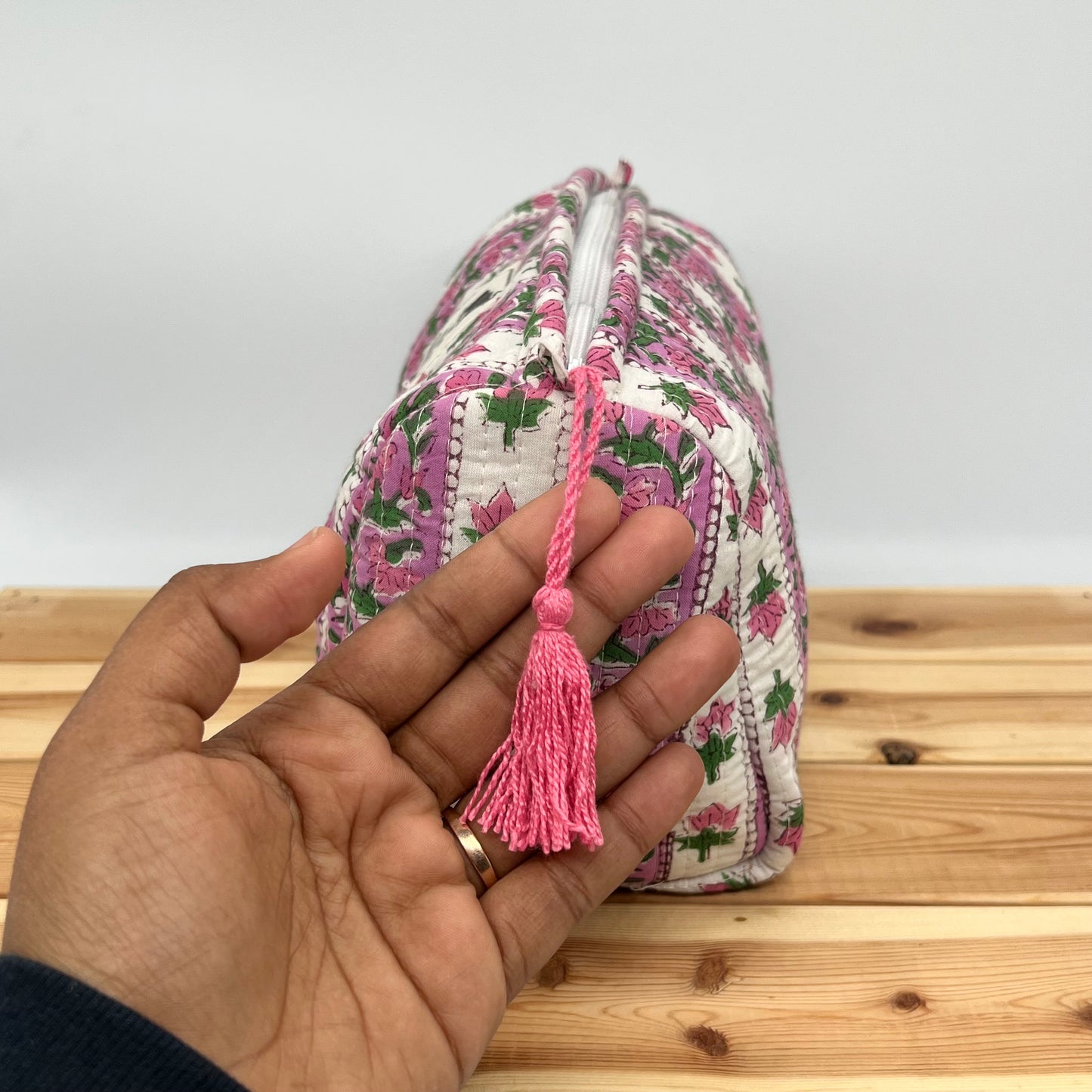 WATERPROOF MAKEUP BAG