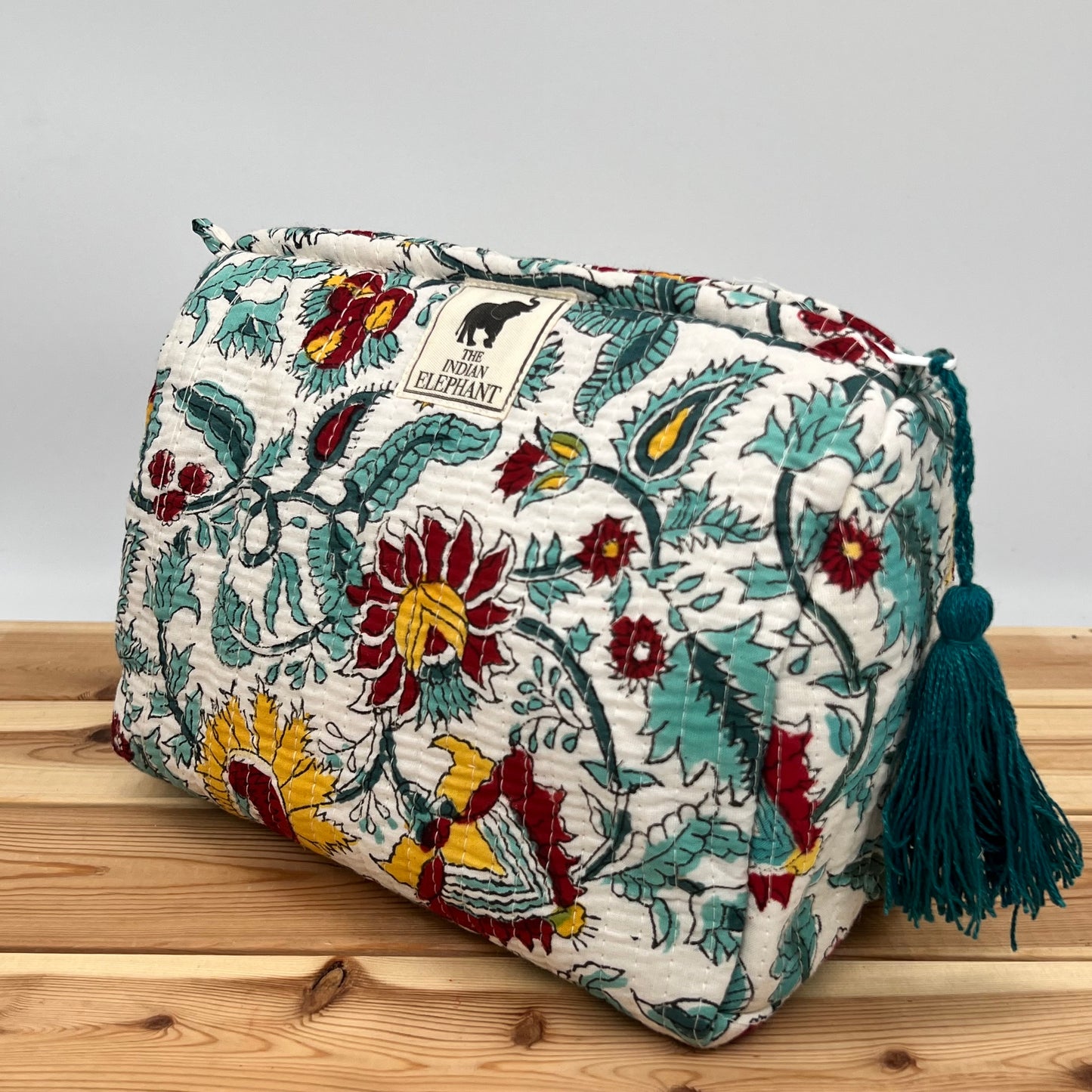 WATERPROOF MAKEUP BAG