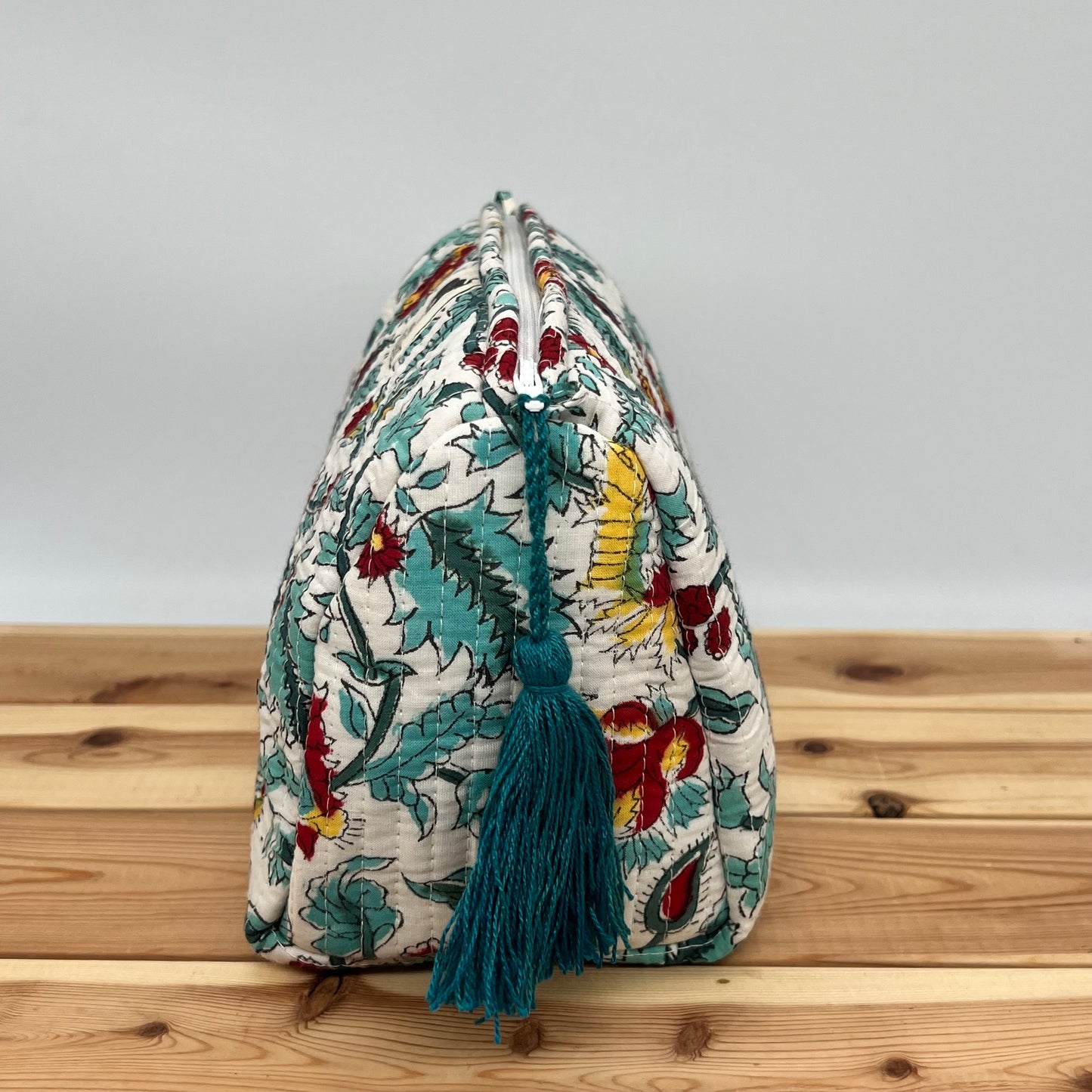 WATERPROOF MAKEUP BAG