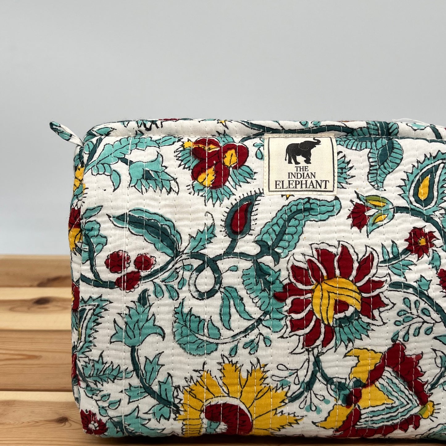 WATERPROOF MAKEUP BAG