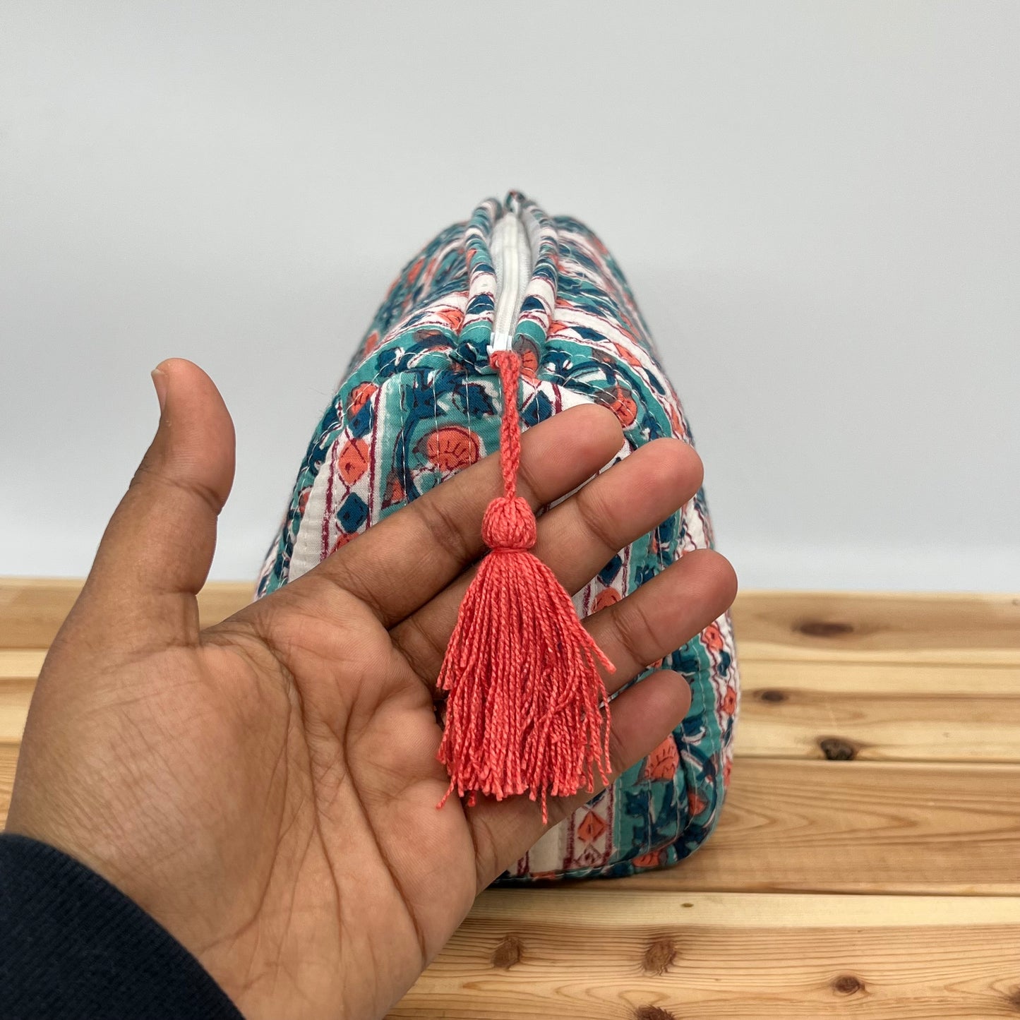 WATERPROOF MAKEUP BAG
