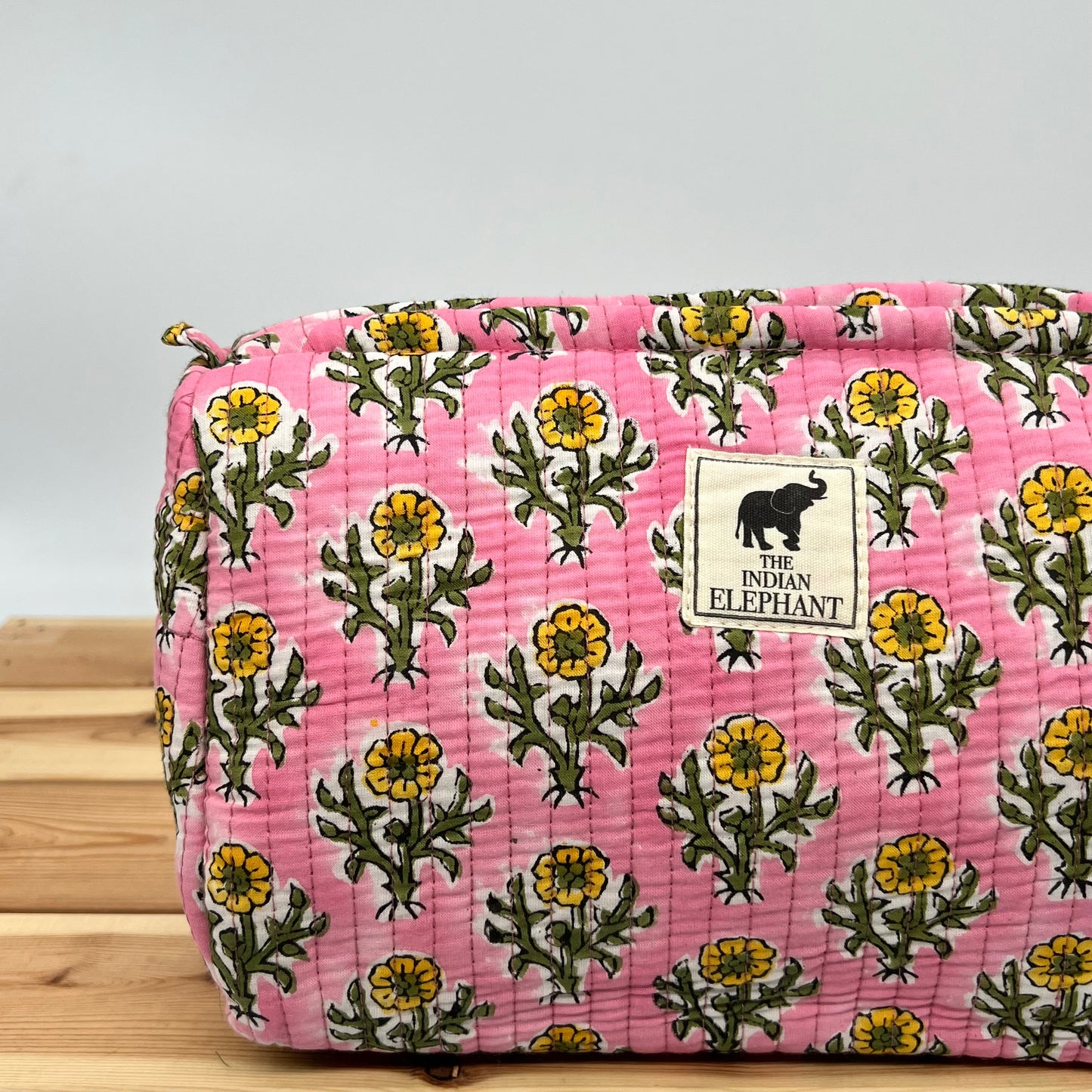 WATERPROOF MAKEUP BAG