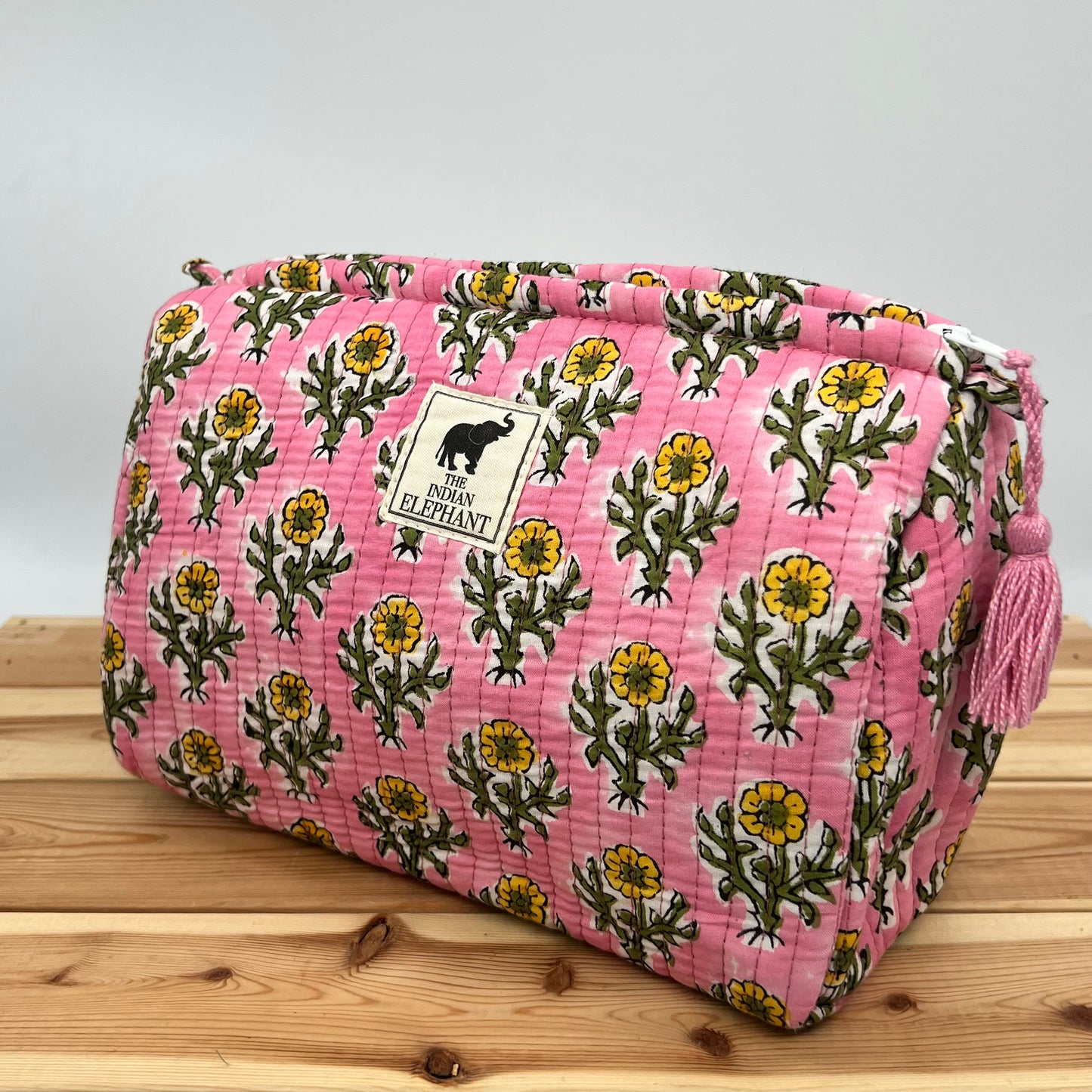 WATERPROOF MAKEUP BAG