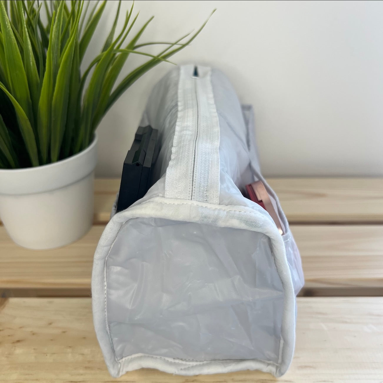 WATERPROOF MAKEUP BAG