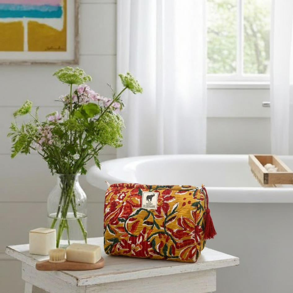 WATERPROOF MAKEUP BAG