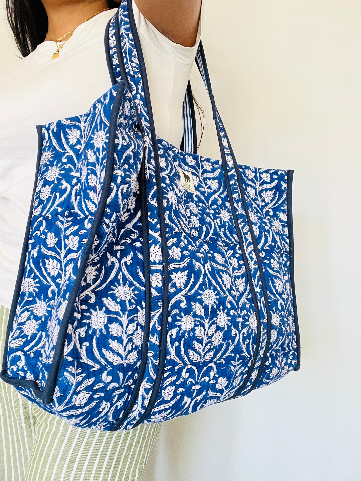 REVERSIBLE TOTE BAG