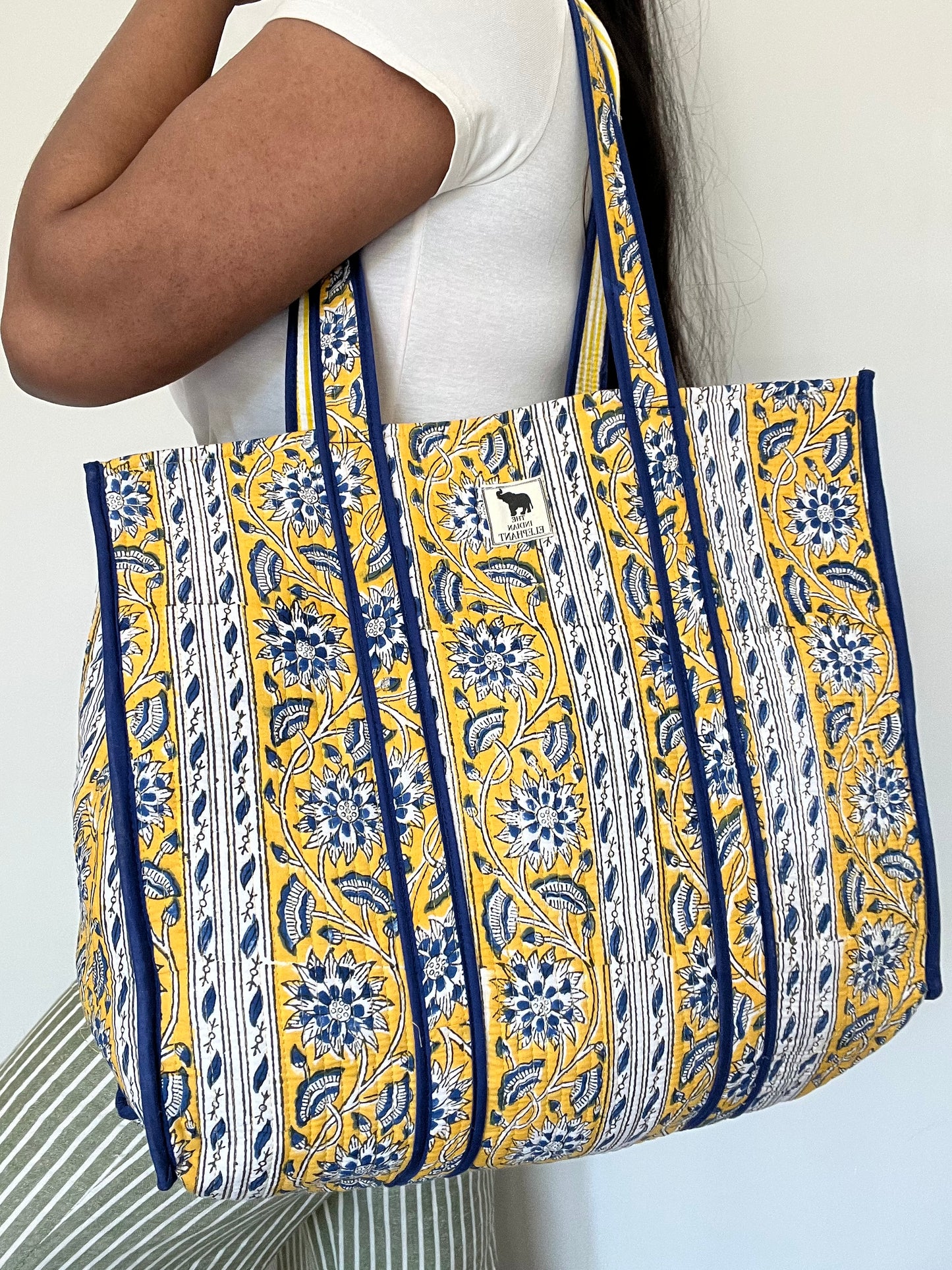 REVERSIBLE TOTE BAG