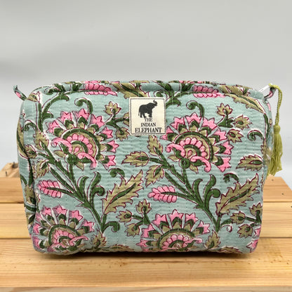 WATERPROOF MAKEUP BAG