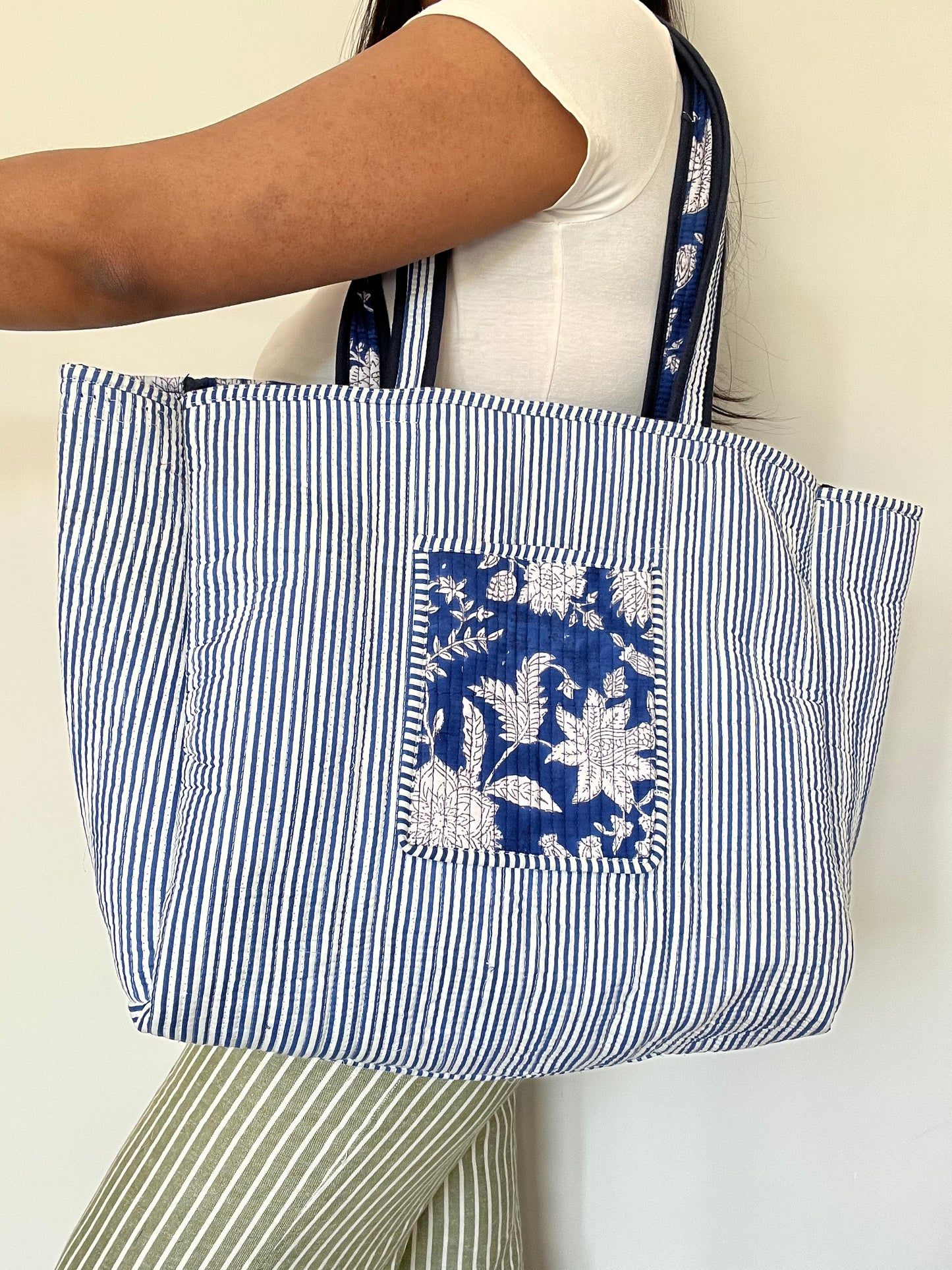 REVERSIBLE TOTE BAG